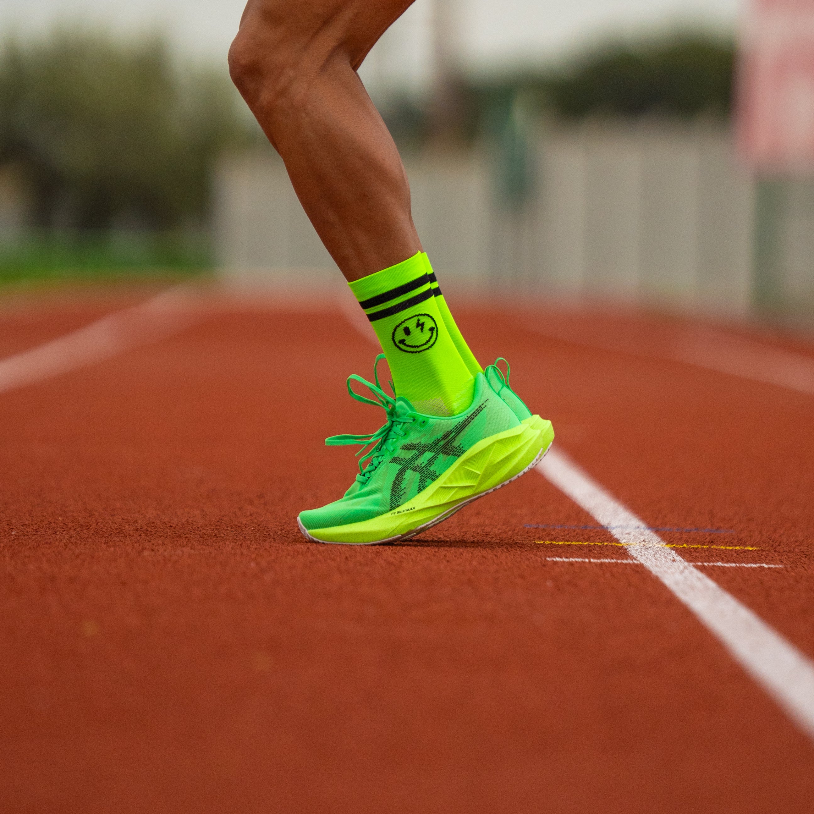 ELECTRIFIED GREEN - CALCETÍN RUNNING - Image 4